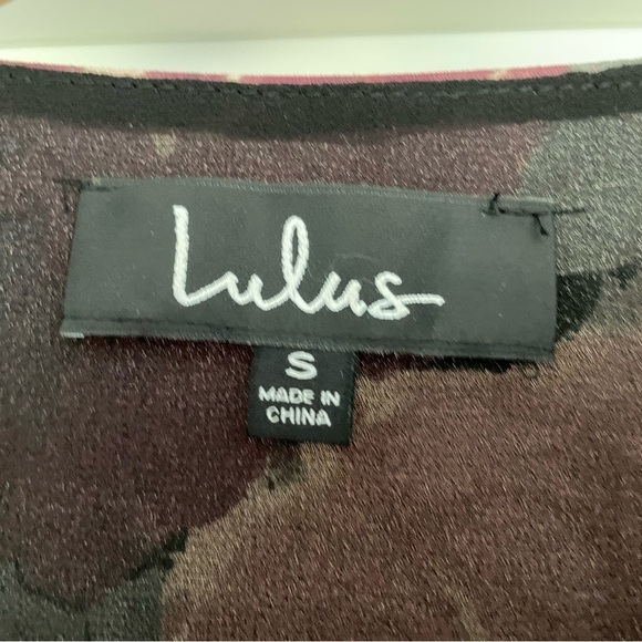 NWT Lulu’s What’s Bloomin Floral Romper Size S - Picture 8 of 10